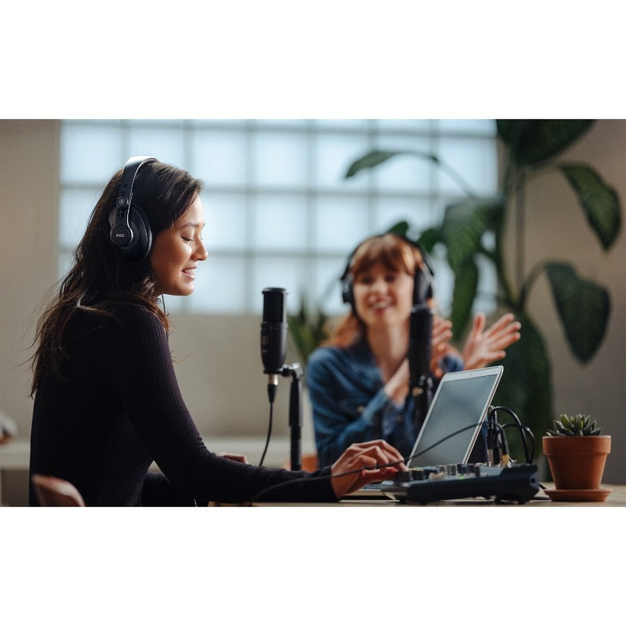 AKG K371-BT Over-Ear, Closed-Back Foldable Studio Headphones With Bluetooth AKG K371-BT Over-Ear, Closed-Back Foldable Studio Headphones With Bluetooth